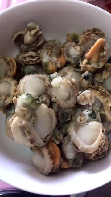 吃扇贝肉爆料视频播放,视频播放量惊人，网友热议烹饪技巧